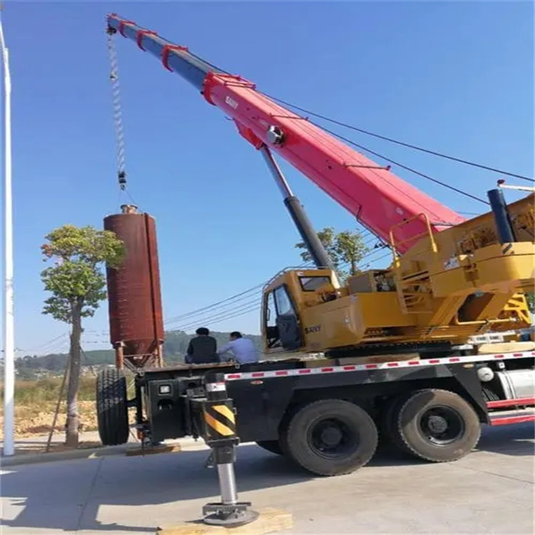 漳州龙文吊车租赁作业时的保养和维护