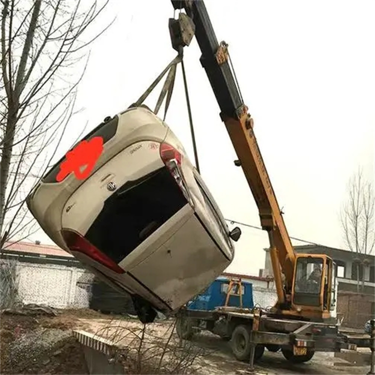 漳州龙文随时待命，吊车24小时道路救援服务全解析